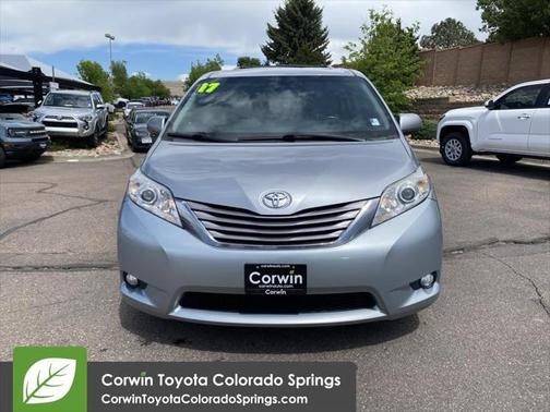 2017 Toyota Sienna XLE