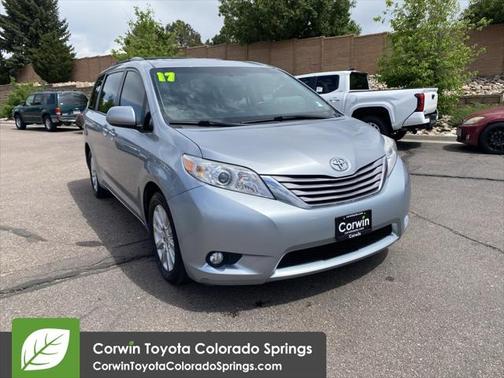 2017 Toyota Sienna XLE