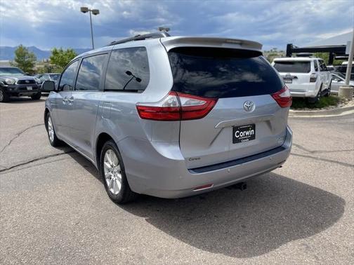 2017 Toyota Sienna XLE