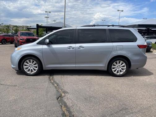 2017 Toyota Sienna XLE