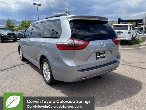 2017 Toyota Sienna XLE