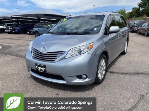 2017 Toyota Sienna XLE
