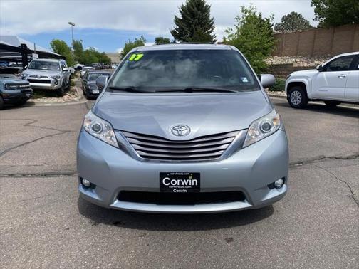 2017 Toyota Sienna XLE
