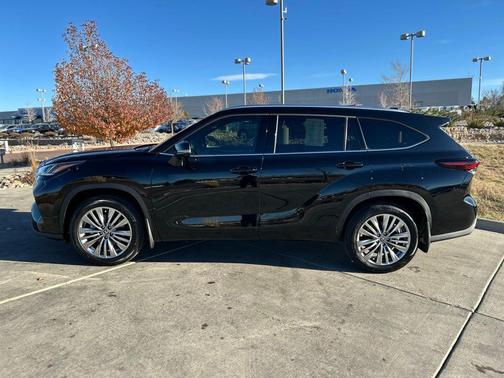 2026 Toyota Highlander Platinum