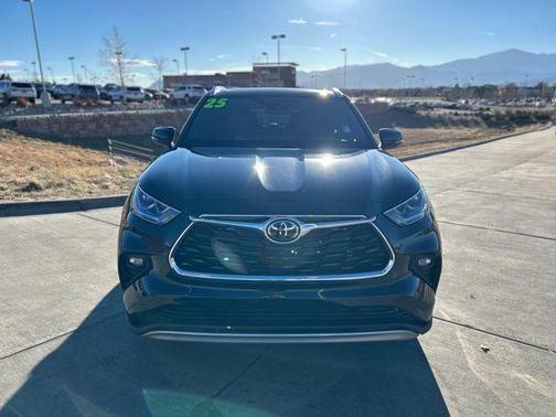 2026 Toyota Highlander Platinum