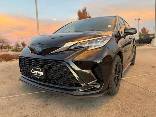 2021 Toyota Sienna XSE 7 Passenger