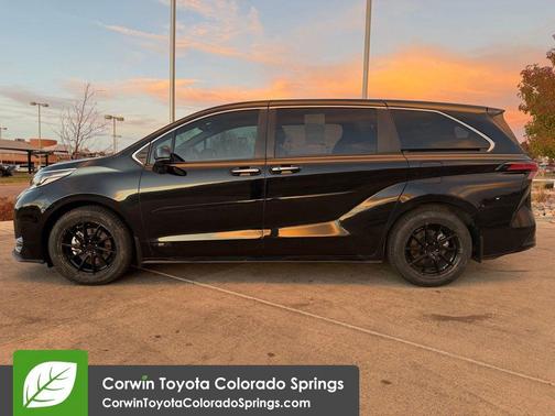 2021 Toyota Sienna XSE 7 Passenger