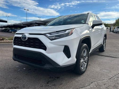 2024 Toyota RAV4 Hybrid XLE