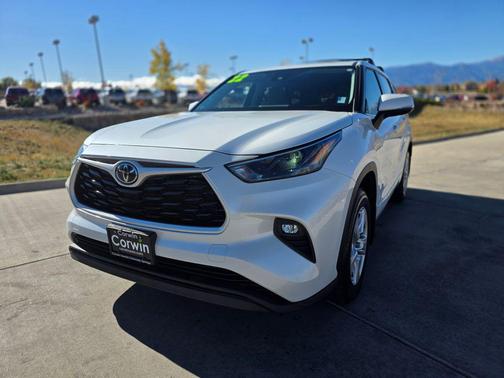 2022 Toyota Highlander LE