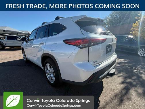 2022 Toyota Highlander LE