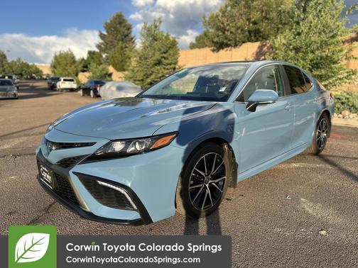 2024 Toyota Camry Hybrid SE