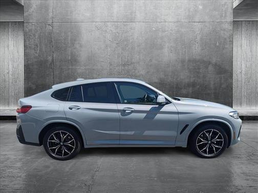 2022 BMW X4 xDrive30i