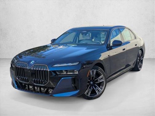 2026 BMW 750e i xDrive