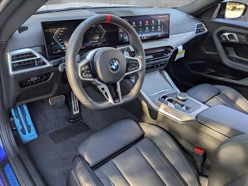 2025 BMW M240 i