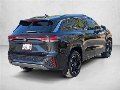 2025 Volkswagen Tiguan 2.0T SEL R-Line 4MOTION