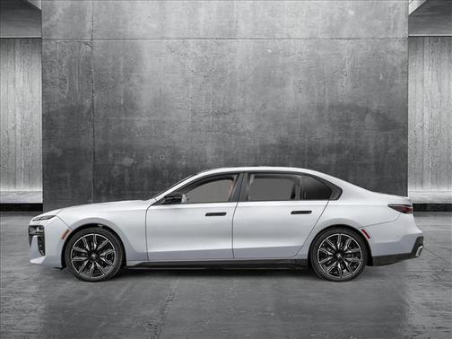 2025 BMW i7 M70