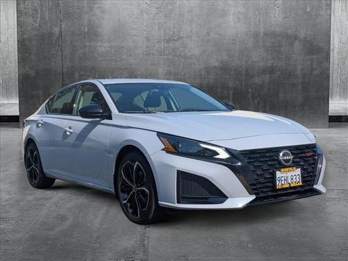 2023 Nissan Altima SR FWD