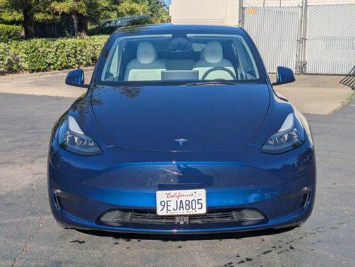 2023 Tesla Model Y Long Range Dual Motor All-Wheel Drive