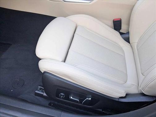 2025 BMW 330 i