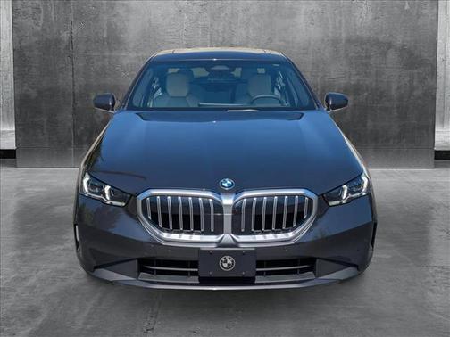 2025 BMW 530 i xDrive