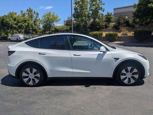 2023 Tesla Model Y RWD