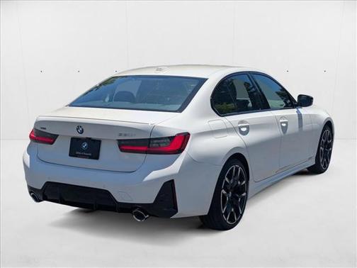 2025 BMW 330 i xDrive