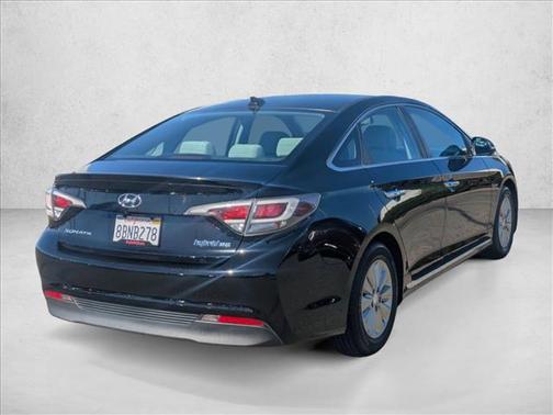 2017 Hyundai SONATA Hybrid SE