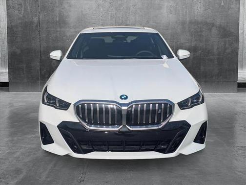 2025 BMW i5 eDrive40
