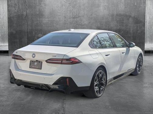 2025 BMW i5 eDrive40