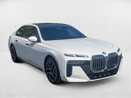 2023 BMW 740 i
