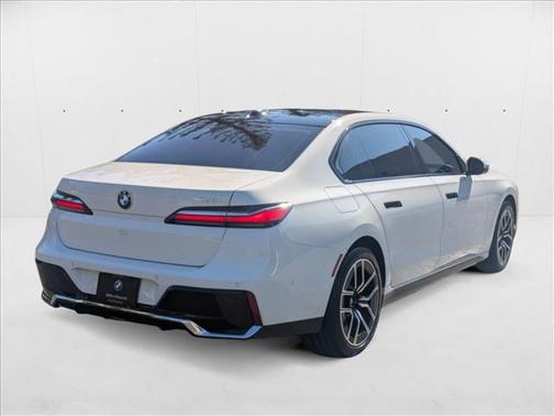 2023 BMW 740 i