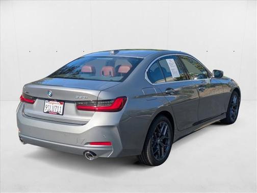 2025 BMW 330 i xDrive