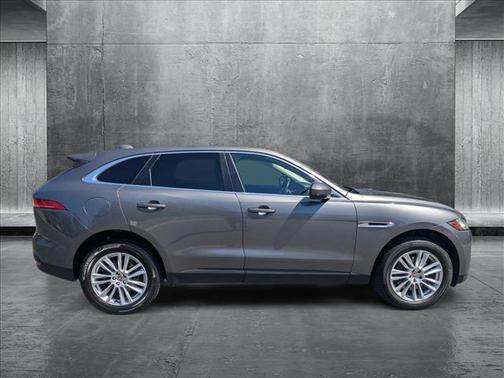 2017 Jaguar F-PACE 35t Prestige