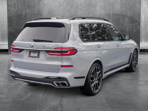 2025 BMW X7 M60i