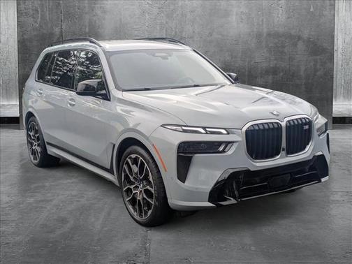 2025 BMW X7 M60i