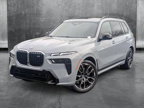 2025 BMW X7 M60i