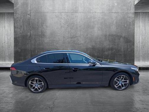 2025 BMW i5 xDrive40