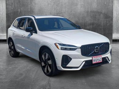 2025 Volvo XC60 Plug-In Hybrid T8 Plus