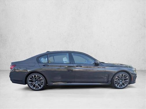 2022 BMW 740 i xDrive