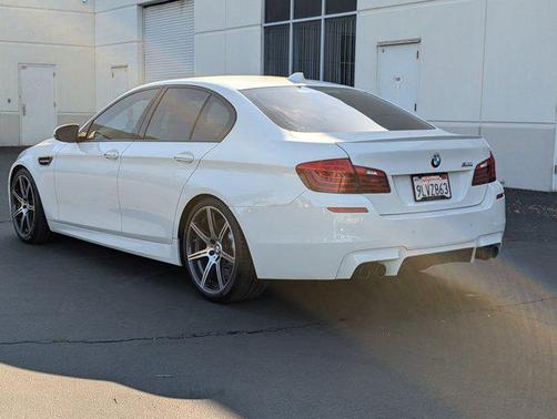 Alpine White 2016 BMW M5 Base