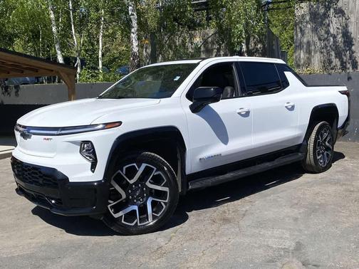 Summit White 2025 Chevrolet Silverado EV RST
