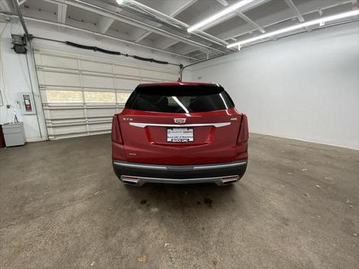 2022 Cadillac XT5 Premium Luxury