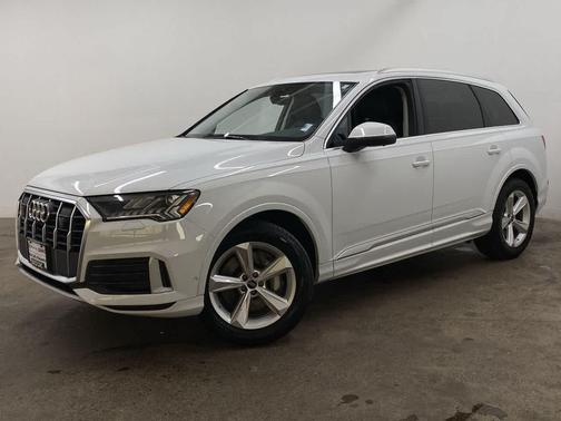 2024 Audi Q7 45 Premium Plus