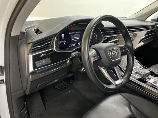 2024 Audi Q7 45 Premium Plus