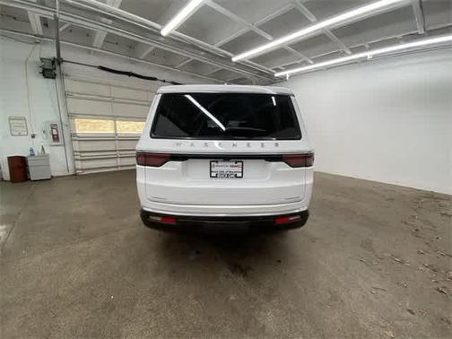 2022 Jeep Wagoneer Series III 4x4