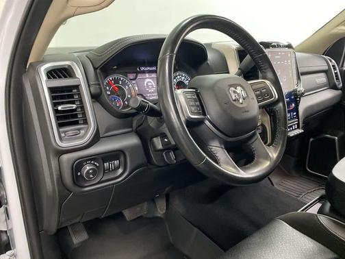 Bright White Clearcoat 2020 RAM 2500 Laramie Crew Cab 4x4 6'4' Box