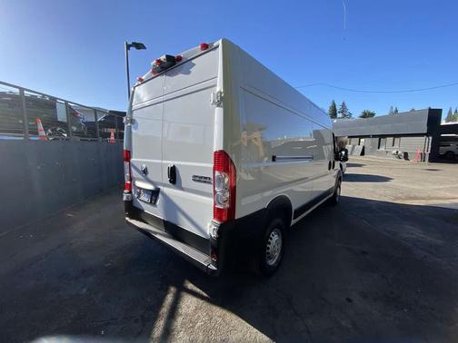 Bright White Clearcoat 2026 RAM ProMaster 2500 Tradesman