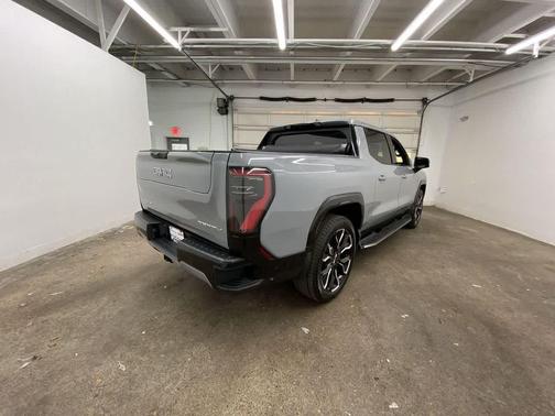 2024 GMC Sierra EV Denali Edition 1