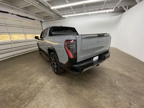 2024 GMC Sierra EV Denali Edition 1
