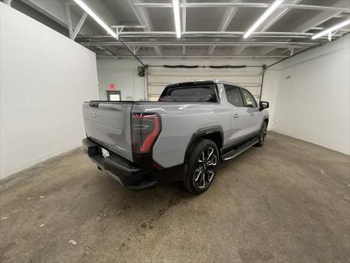 2024 GMC Sierra EV Denali Edition 1